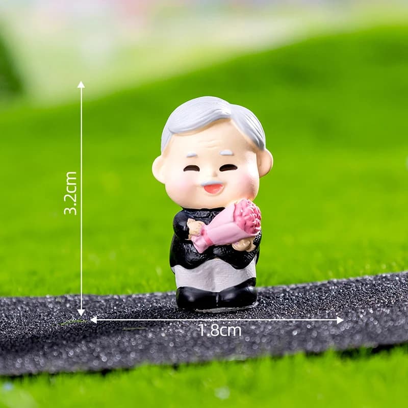 1Pcs Mini Proposal Grandpa Grandma Figurines Landscape Decoration Car Dashboard Home Ornaments Gift